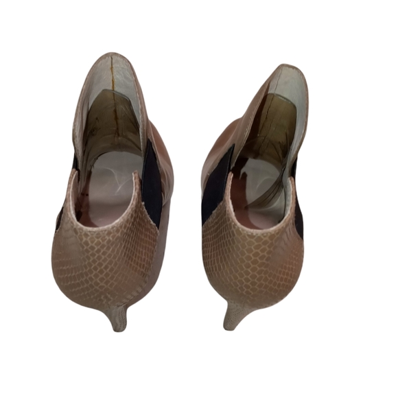 VINCE CAMUTO Soft Taupe Leather Snake ARIANAH Heels Ankle Boots Booties Sz 8.5M. - Picture 2 of 4